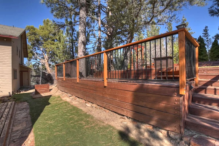 Cabins (United States of America, Big Bear Lake, California)