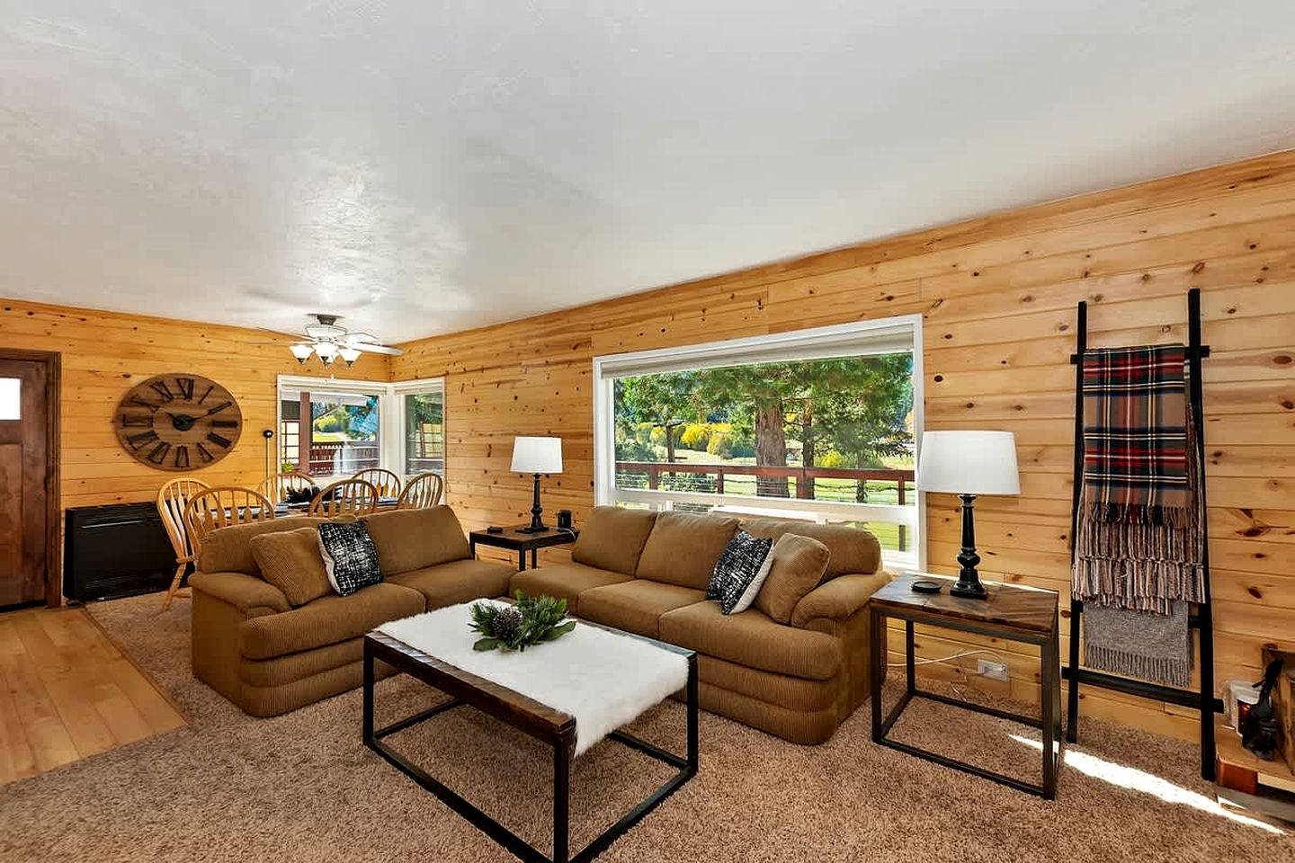 Unwind with a View: Cabin Overlooking the Slopes in Big Bear Lake, California