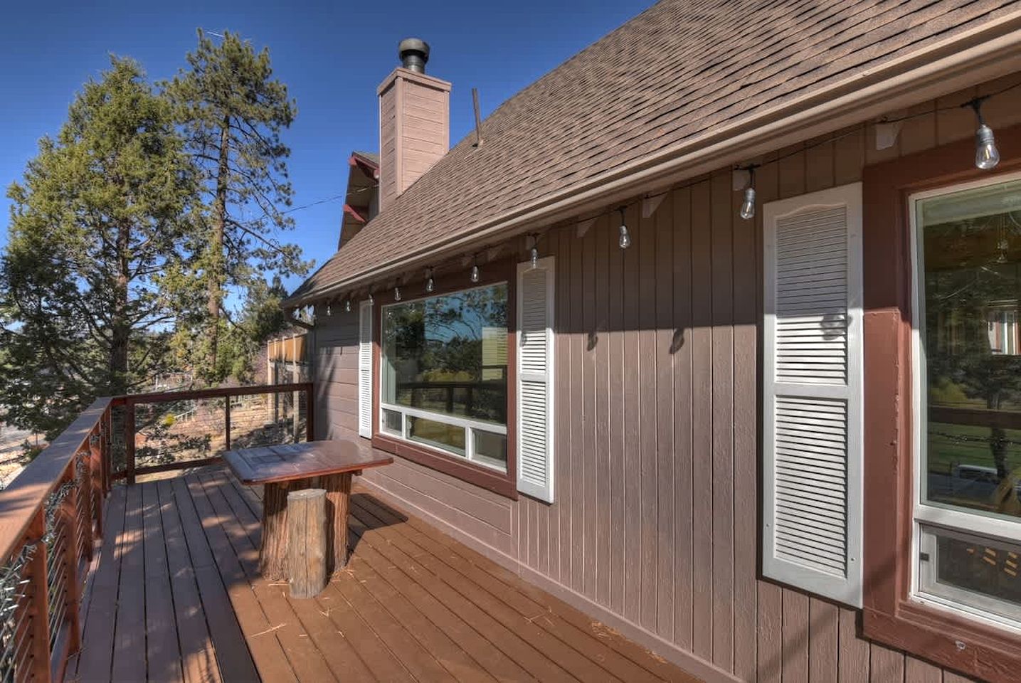 Unwind with a View: Cabin Overlooking the Slopes in Big Bear Lake, California