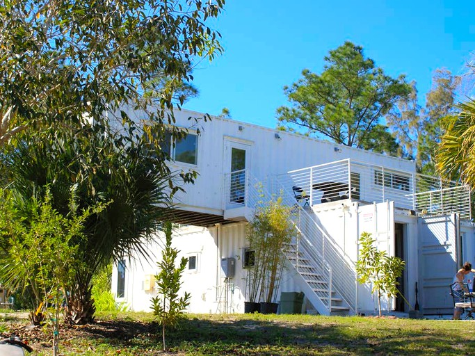 Containers (Jupiter, Florida, United States)