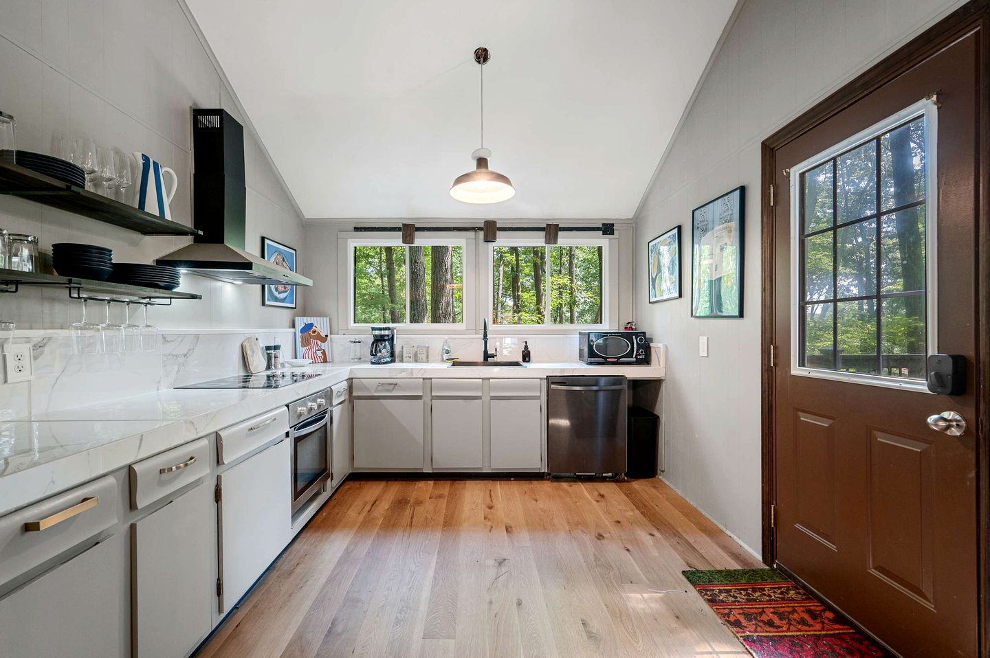 Modern Light-Filled Cabin with Fire Pit and Deck near Berkeley Springs, West Virginia