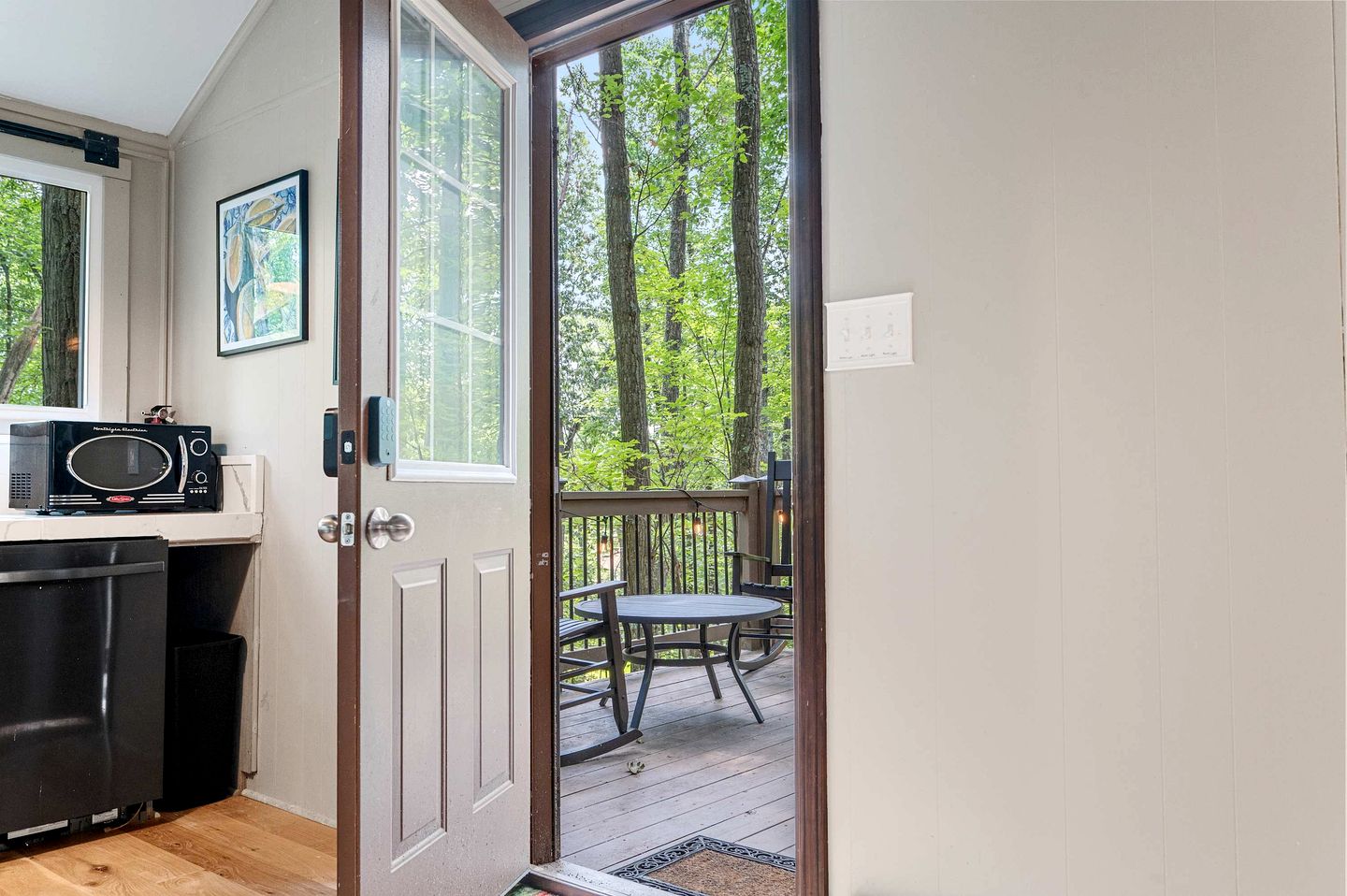 Modern Light-Filled Cabin with Fire Pit and Deck near Berkeley Springs, West Virginia