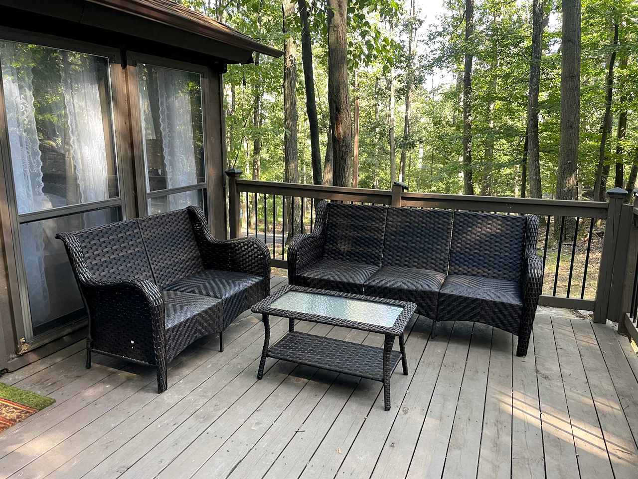 Modern Light-Filled Cabin with Fire Pit and Deck near Berkeley Springs, West Virginia