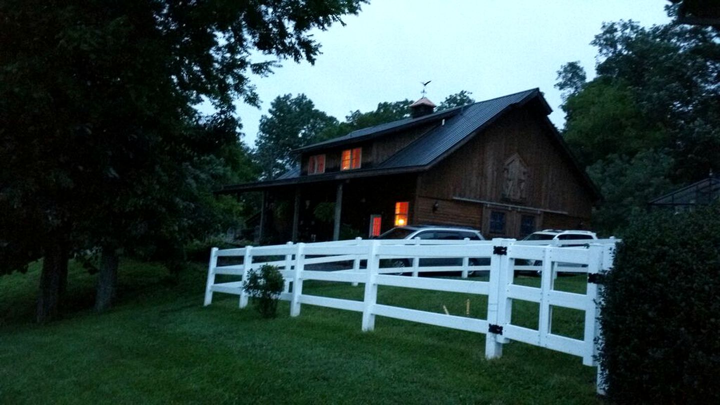 Country Cabin Rental with Rustic Charm in Gainesboro, Tennessee