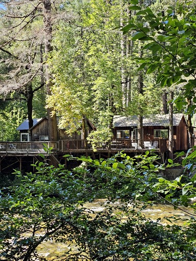 Cabins (United States of America, Castella, California)