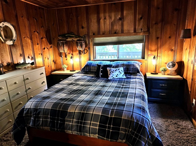Cabins (United States of America, Castella, California)