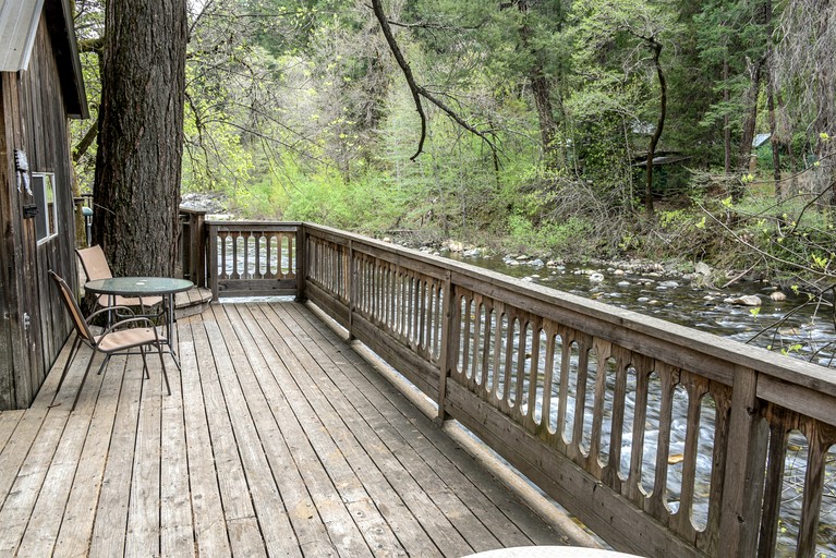Cabins (United States of America, Castella, California)