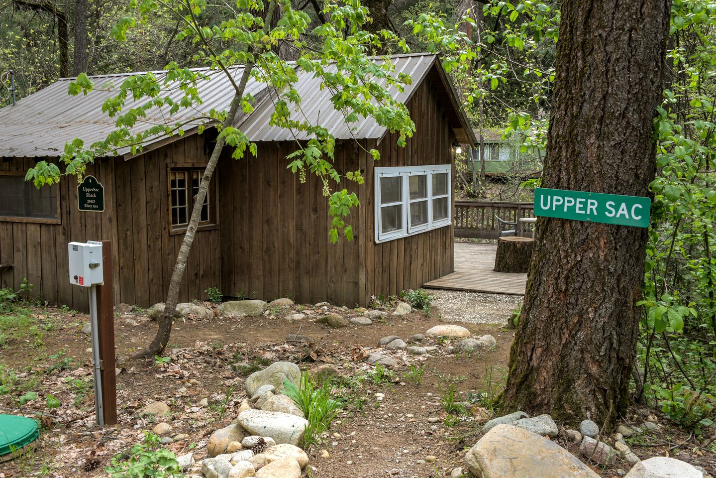 Stunning Cottage with Nice River Sights and Barbecue in Castella, California