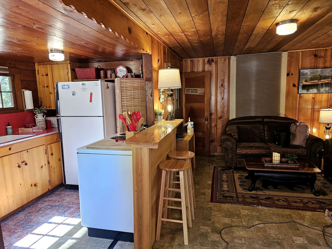 Stunning Cottage with Nice River Sights and Barbecue in Castella, California
