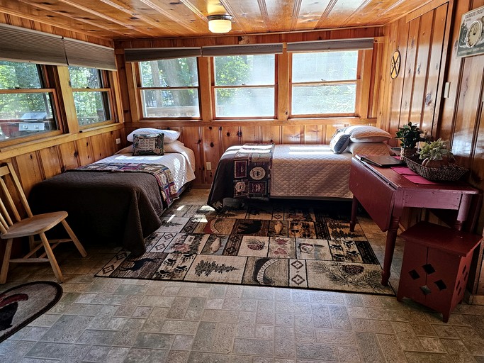 Cabins (United States of America, Castella, California)