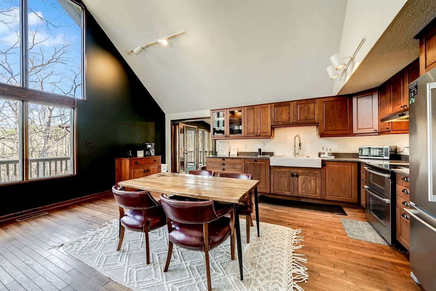 Upscale Cabin with Fire Pit and Pool Access for a Family Trip to Berkeley Springs State Park
