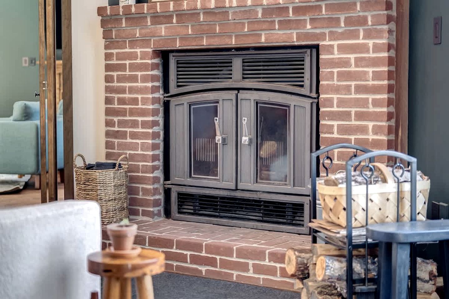 Upscale Cabin with Fire Pit and Pool Access for a Family Trip to Berkeley Springs State Park