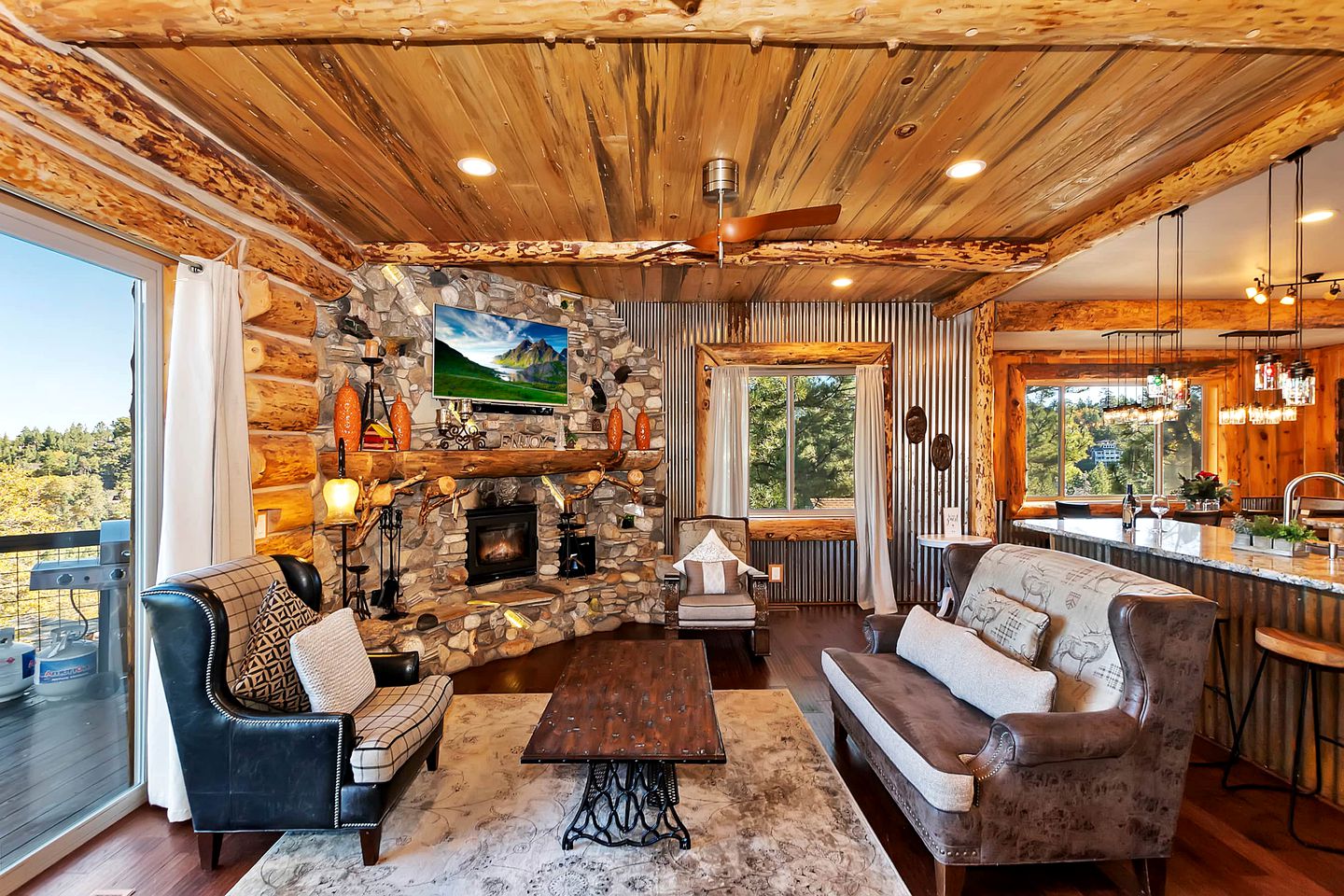 Unforgettable Design Cabin with Fire Pit and Spectacular Game Room in Big Bear Lake, California