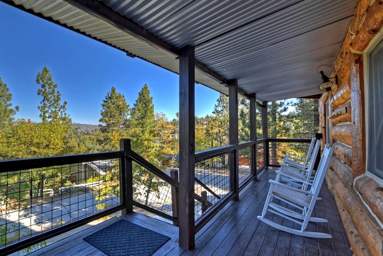 Cabins (United States of America, Big Bear Lake, California)