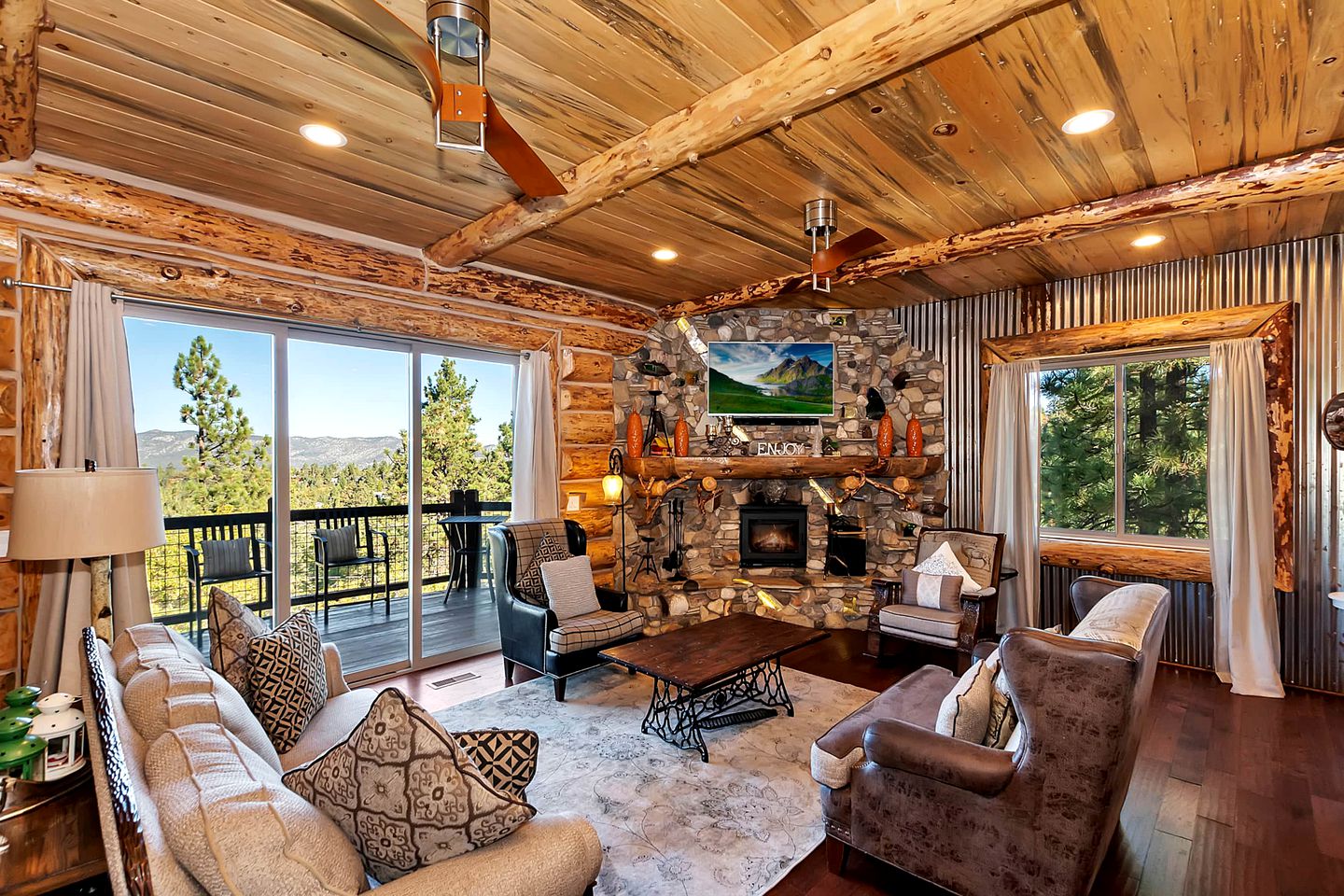 Unforgettable Design Cabin with Fire Pit and Spectacular Game Room in Big Bear Lake, California