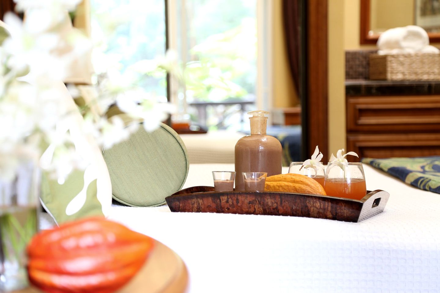 Upscale Lodge Suites on Sustainable Farm and Wellness Retreat near Pahoa, Hawaii