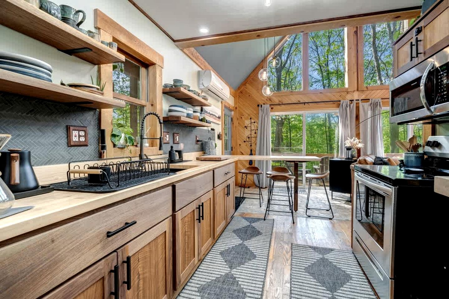 Cozy Cabin with Fire Pit and Games in Paw Paw, West Virginia