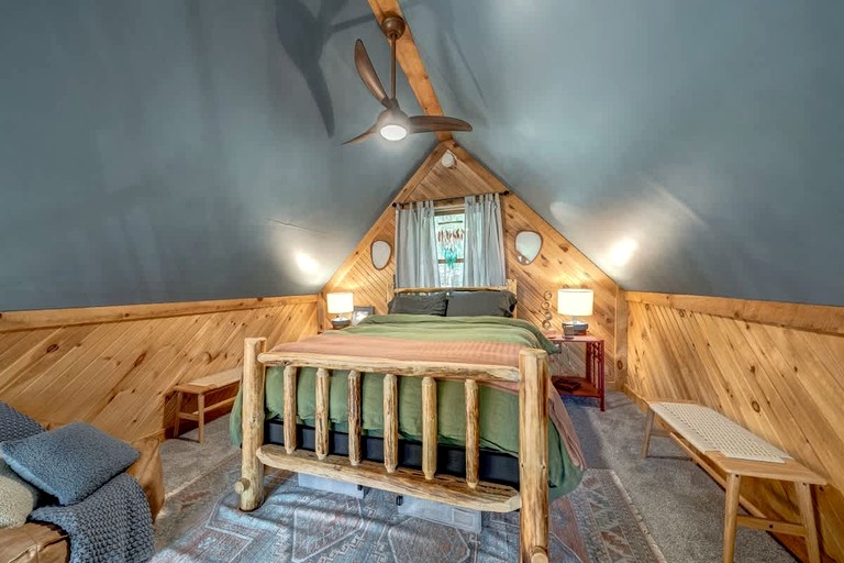 Cabins (United States of America, --, West Virginia)