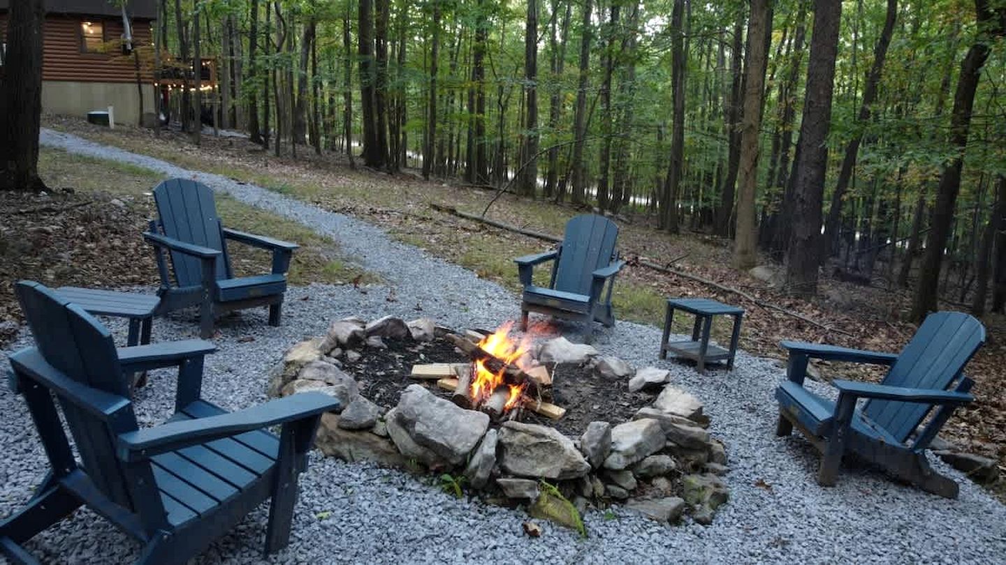 Cozy Cabin with Fire Pit and Games in Paw Paw, West Virginia