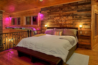 Superb Smoky Mountains Cabin with a Private Indoor Pool - Photo 2