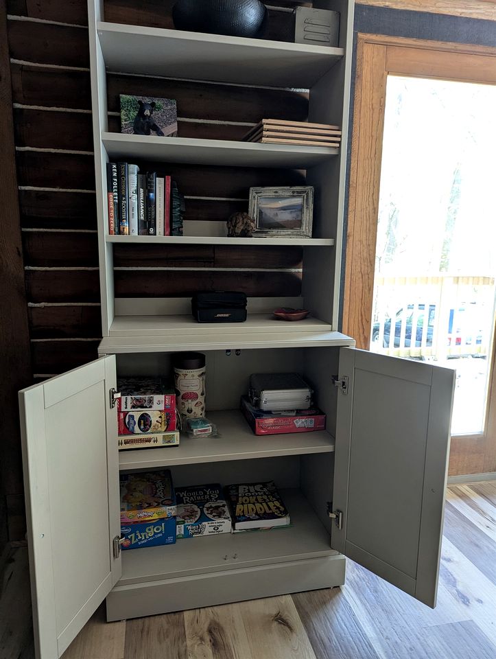 Cozy Mountain Cabin with Fire Pit and Forest Views near Downtown Black Mountain, NC