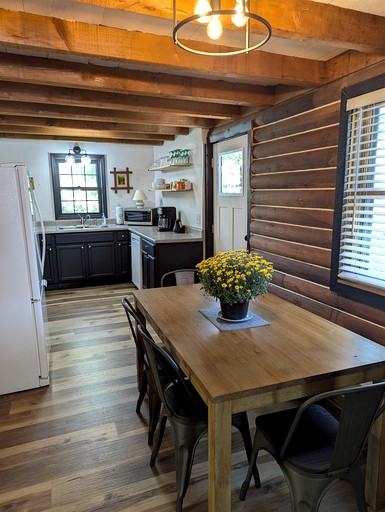 Cabins (United States of America, Black Mountain, North Carolina)