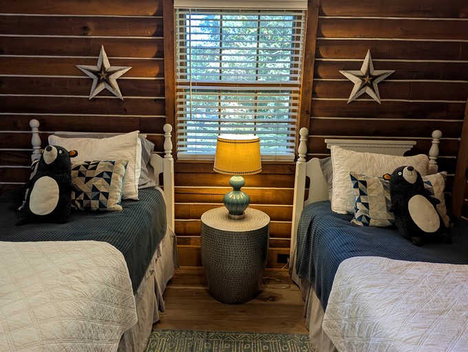 Cabins (United States of America, Black Mountain, North Carolina)