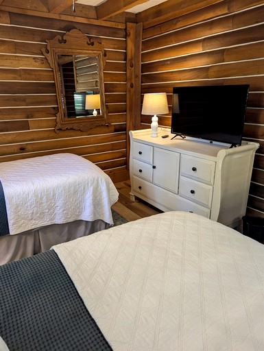 Cabins (United States of America, Black Mountain, North Carolina)