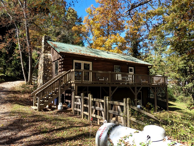 Cozy Mountain Cabin with Fire Pit and Forest Views near Downtown Black Mountain, NC