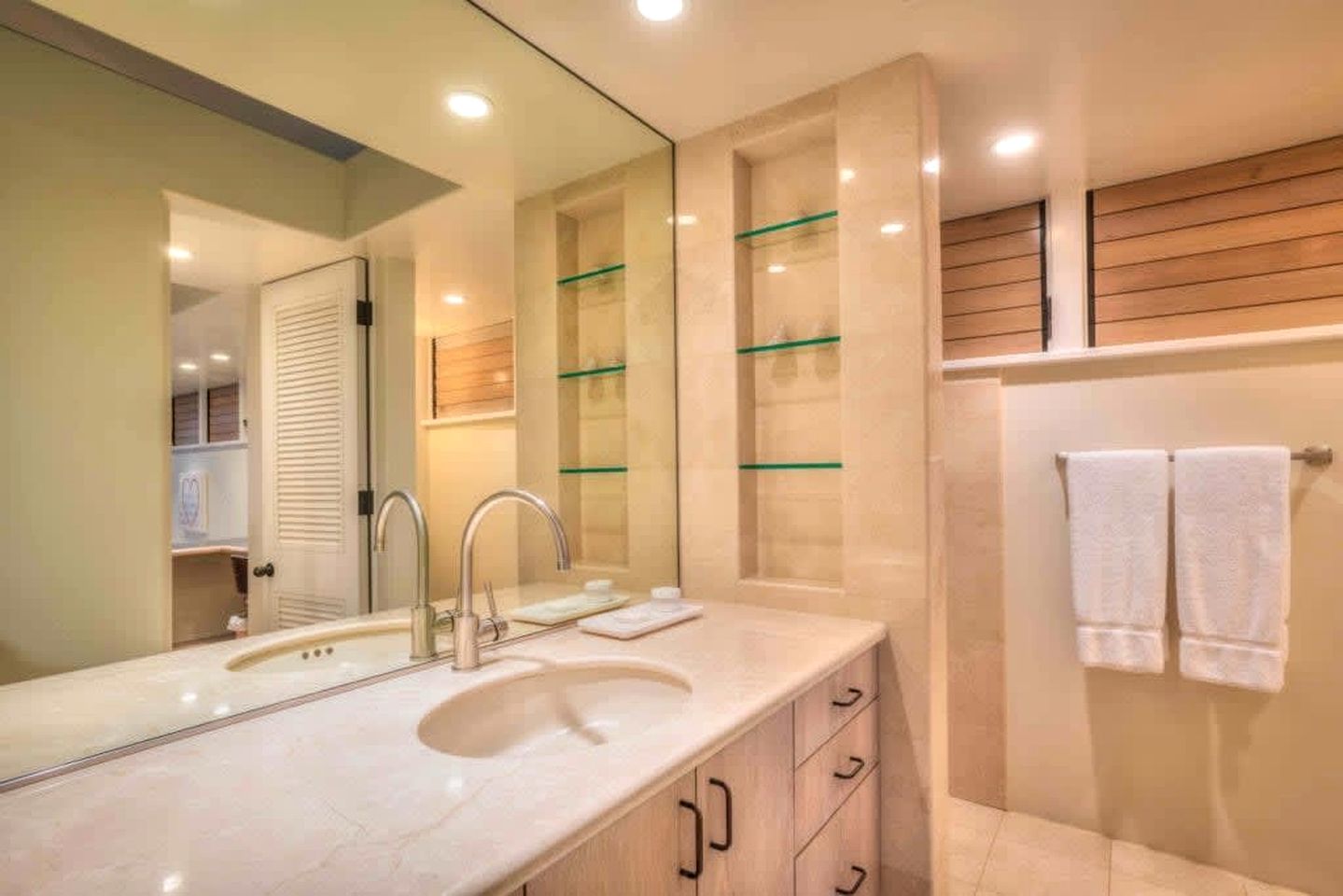 Private Oceanfront Retreat with Lush Tropical Gardens on Anini Beach, Kauai, Hawaii