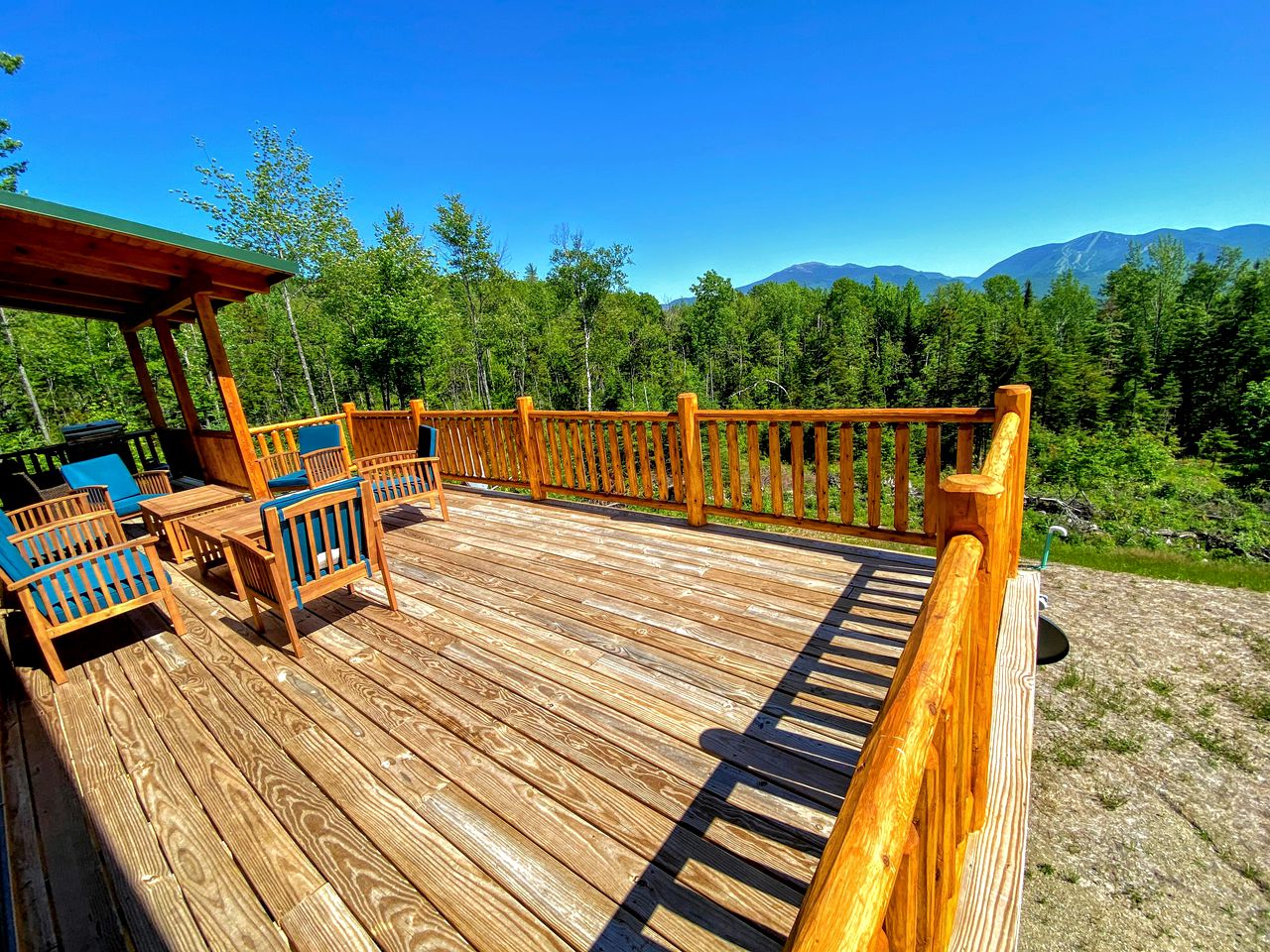 Majestic New Hampshire Log Cabin Rental with Views of Cannon Mountain