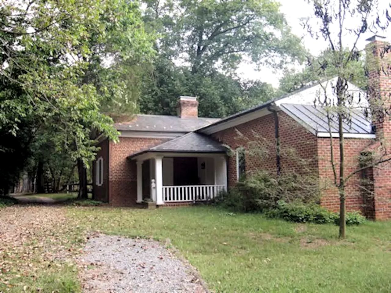 Secluded Cottage Rental on the James River in Virginia