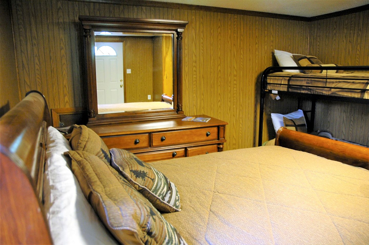 Welcoming Vacation Rental with a Large Living Space in Cooper Landing, Alaska