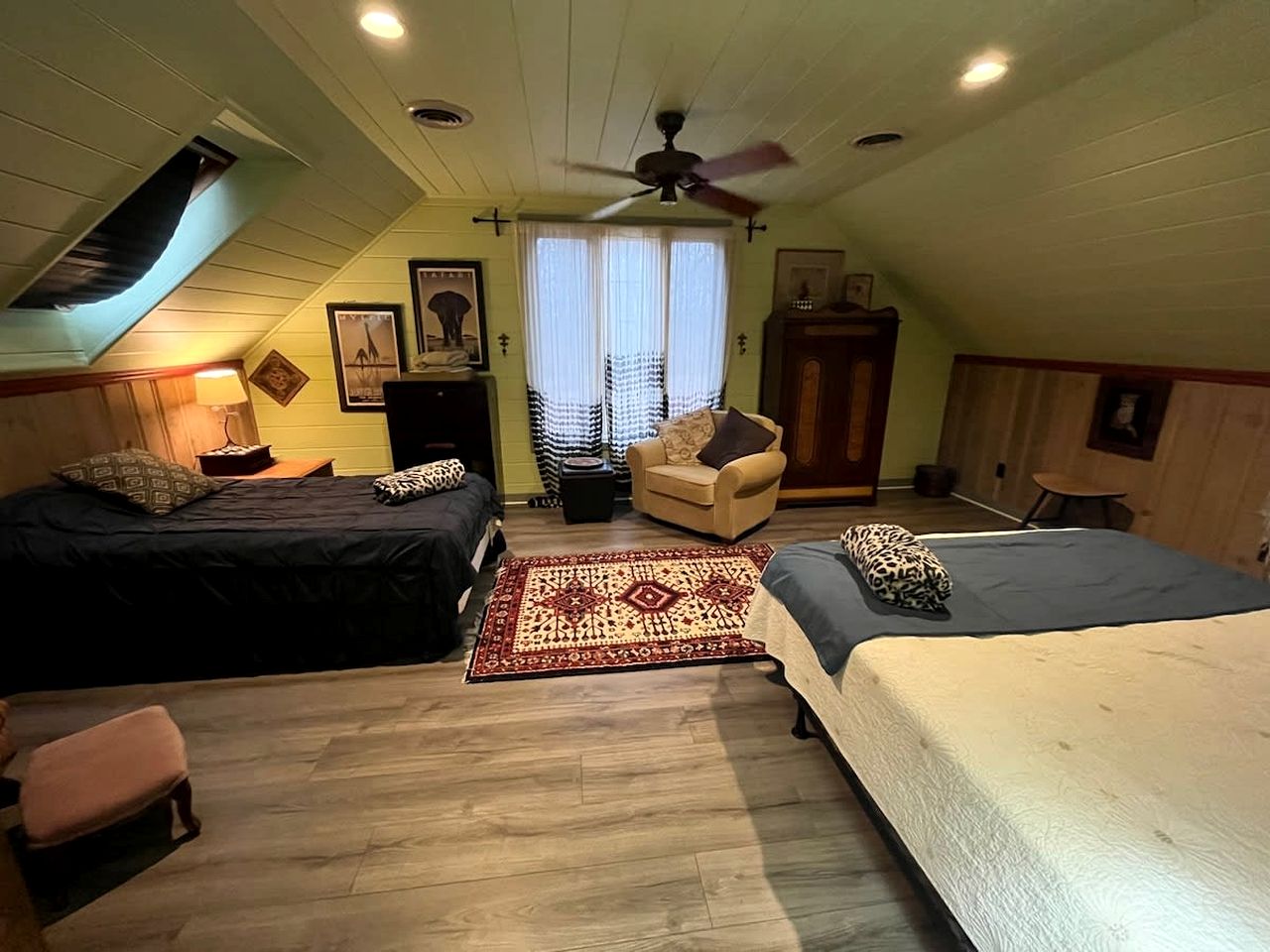 Large Vacation Rental with a Huge Deck near Franklin, Tennessee