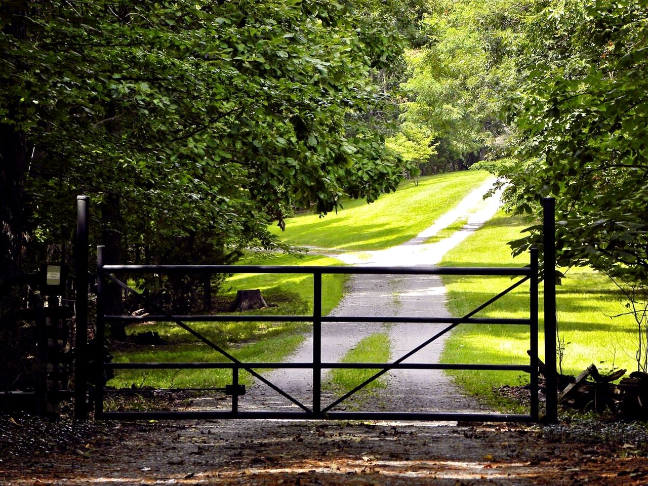 Large Vacation Rental with a Huge Deck near Franklin, Tennessee
