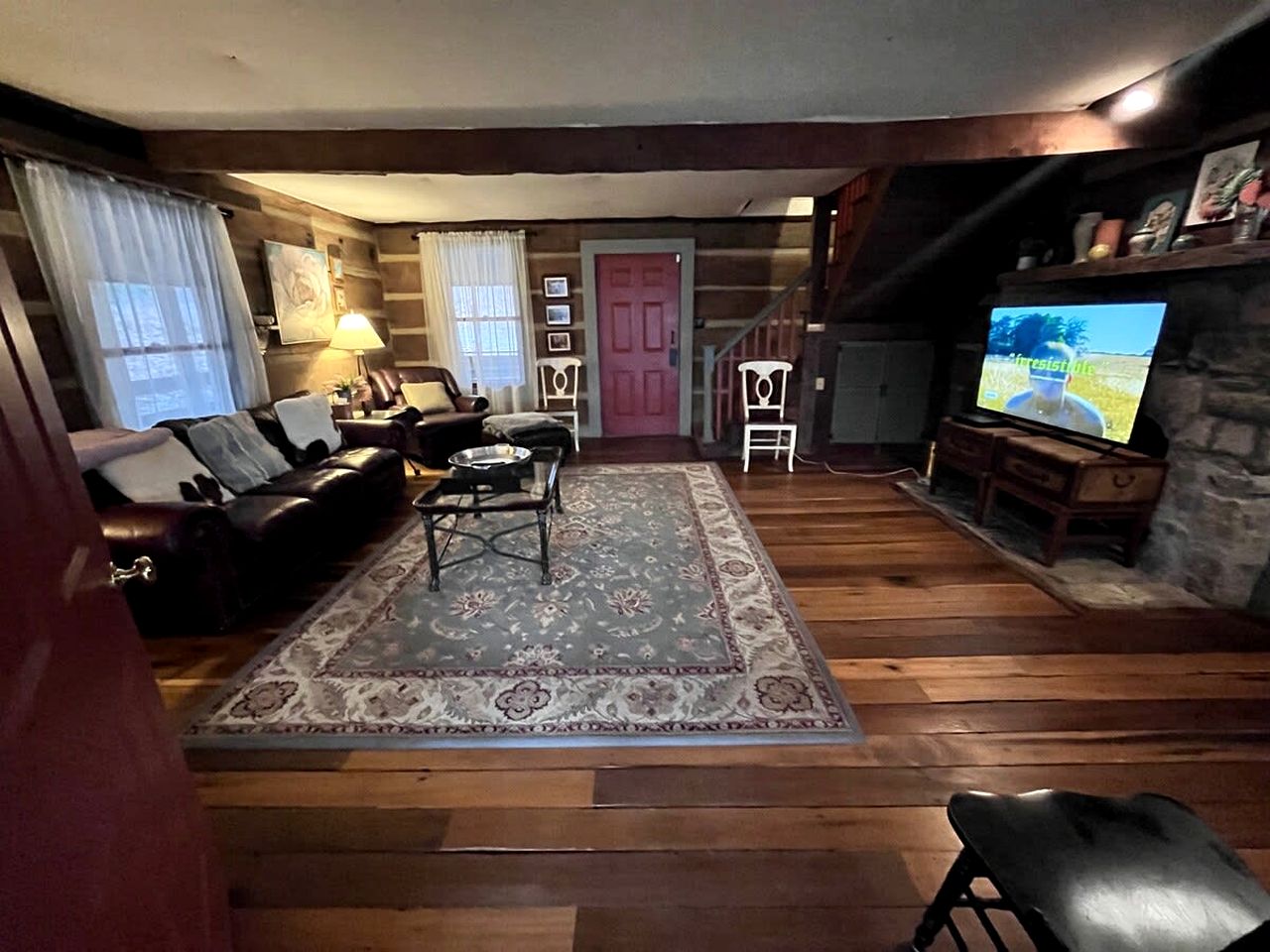 Large Vacation Rental with a Huge Deck near Franklin, Tennessee