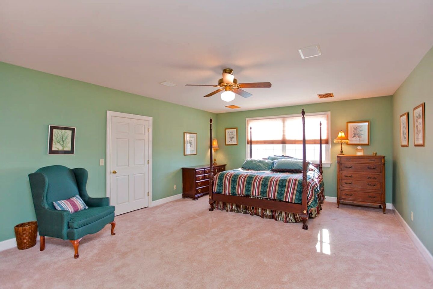 Enormous Vacation Rental with Forest Views near Nashville, Tennessee