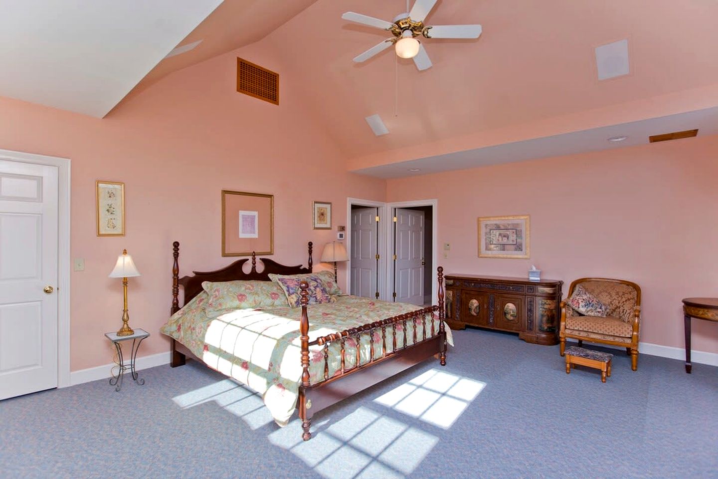 Enormous Vacation Rental with Forest Views near Nashville, Tennessee