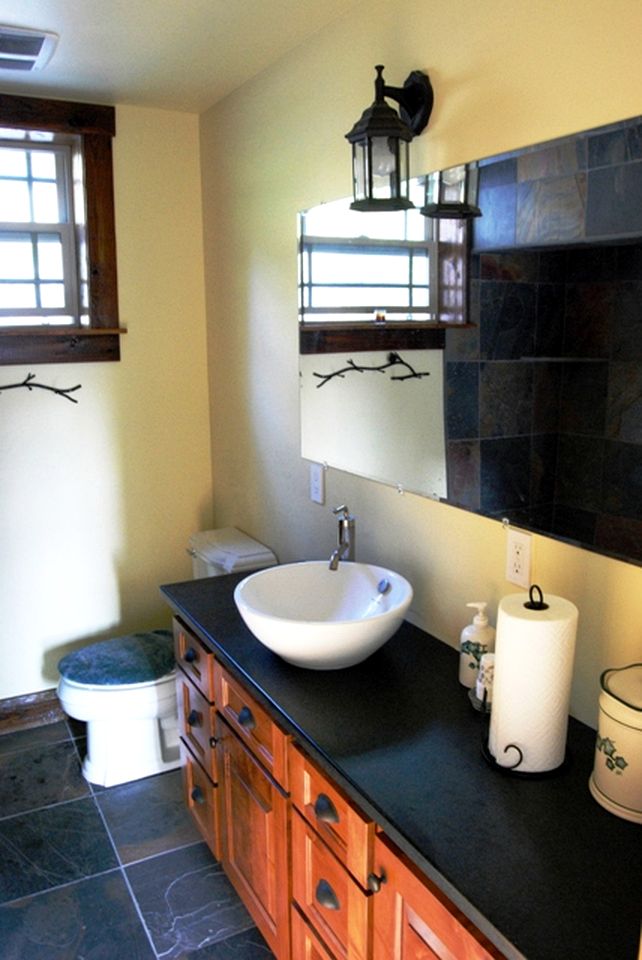 Luxury Vacation Rental on Palmer Lake in Okanogan County, Washington