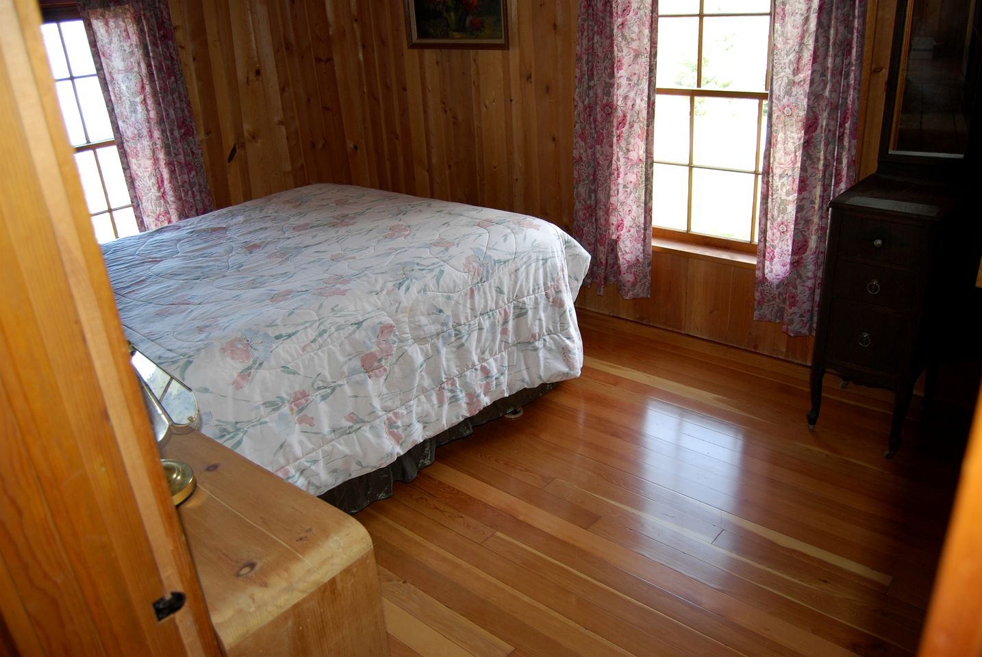 Luxury Vacation Rental on Palmer Lake in Okanogan County, Washington