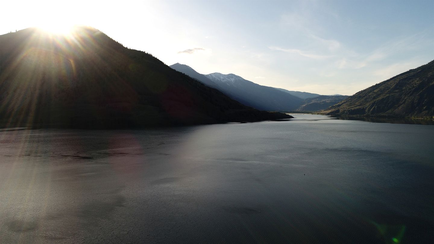 Luxury Vacation Rental on Palmer Lake in Okanogan County, Washington