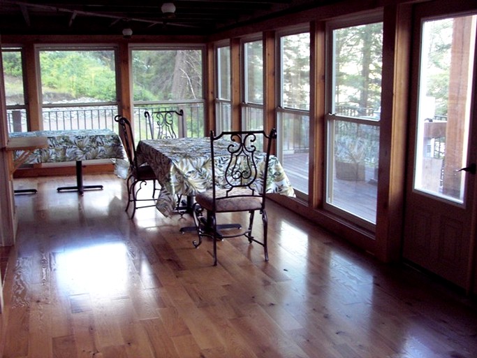 Cabins (United States of America, Loomis, Washington)