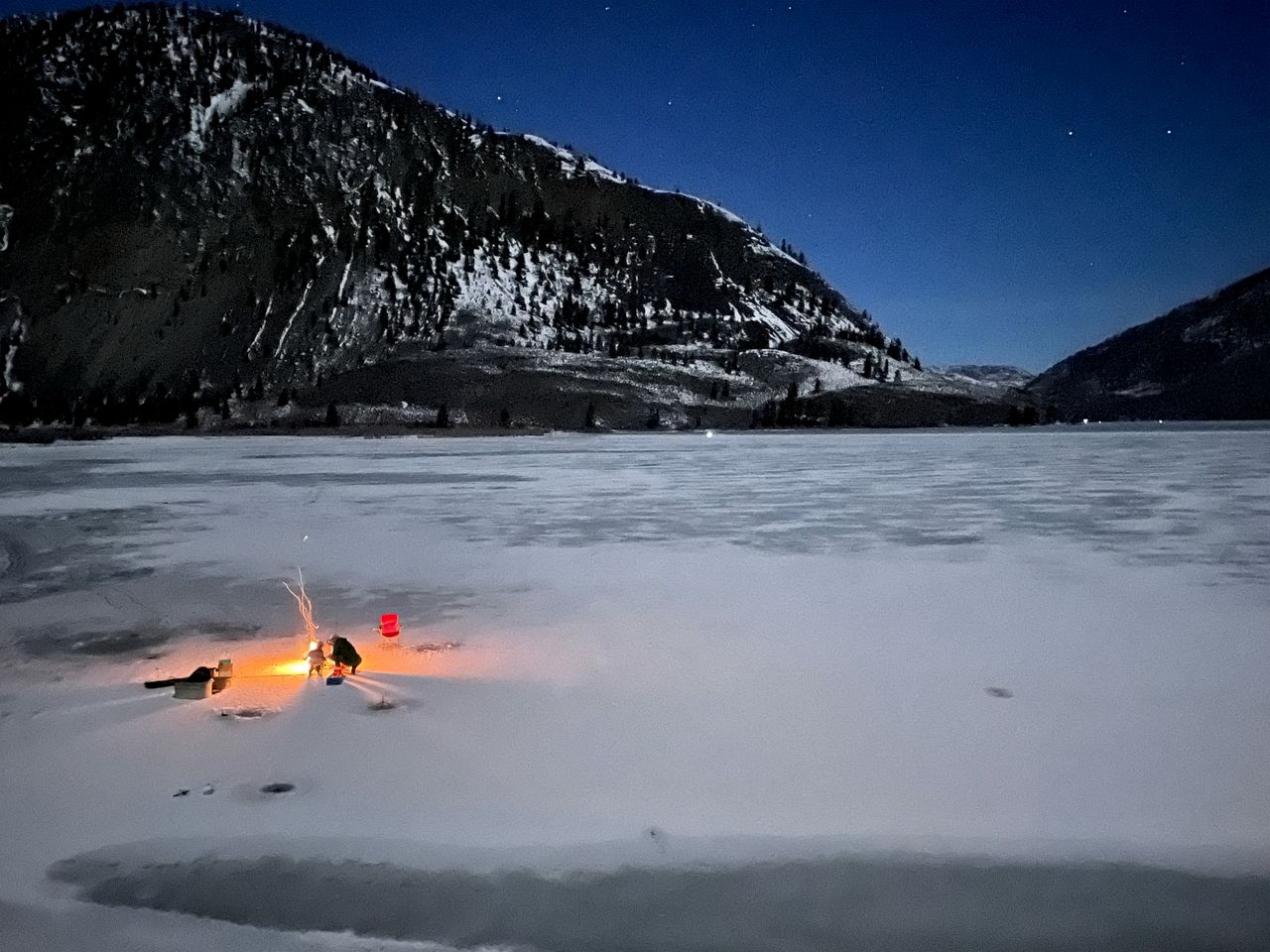 Luxury Vacation Rental on Palmer Lake in Okanogan County, Washington