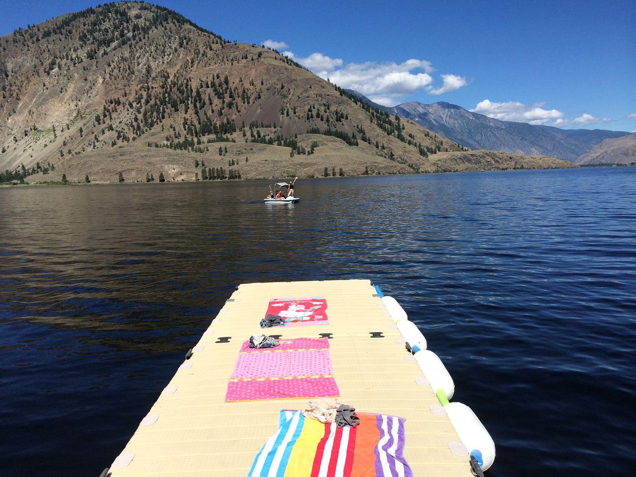 Luxury Vacation Rental on Palmer Lake in Okanogan County, Washington