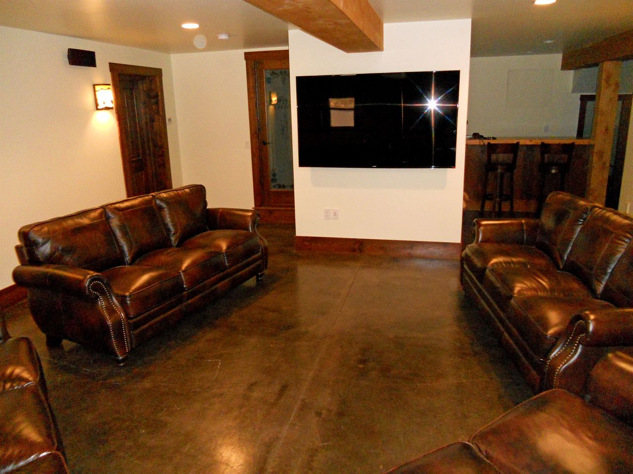 Luxury Vacation Rental on Palmer Lake in Okanogan County, Washington