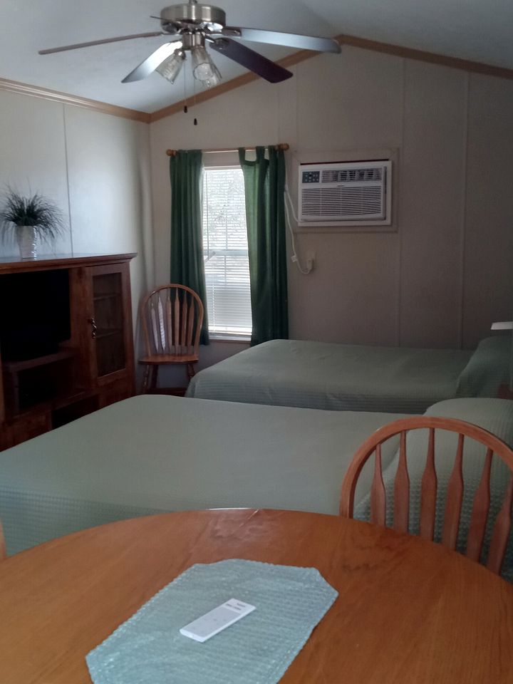 Comfy Vacation Rental with Wi-Fi and Kitchenette in Meadview, Arizona