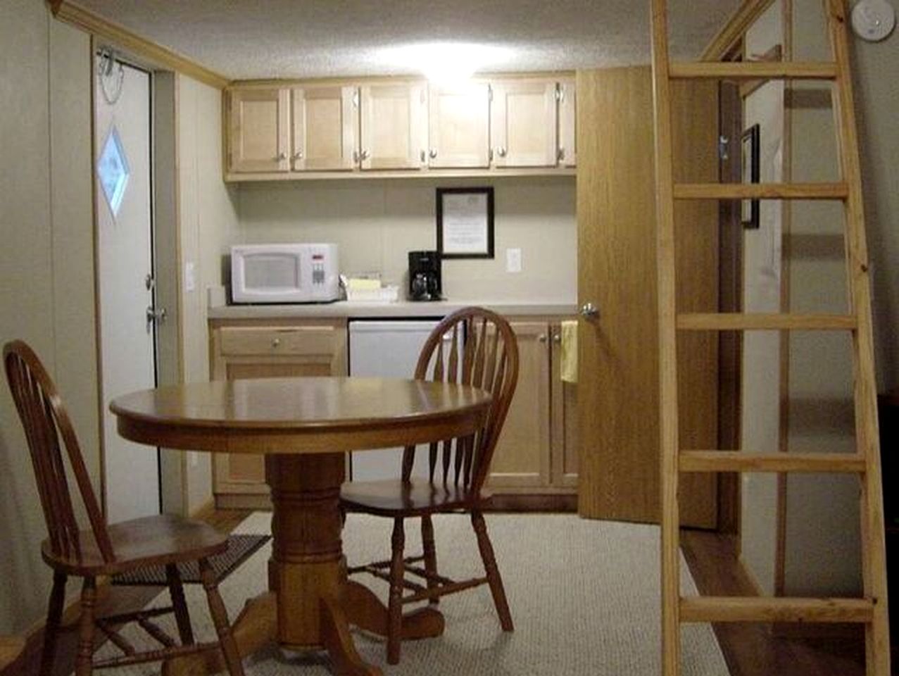 Comfy Vacation Rental with Wi-Fi and Kitchenette in Meadview, Arizona