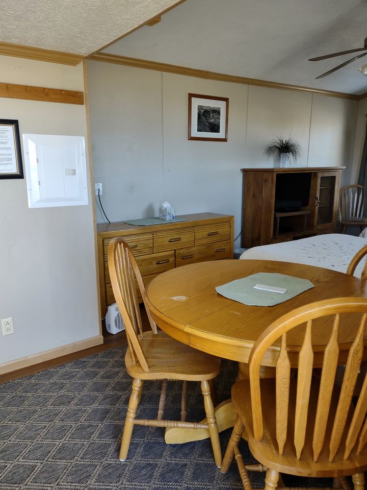 Comfy Vacation Rental with Wi-Fi and Kitchenette in Meadview, Arizona