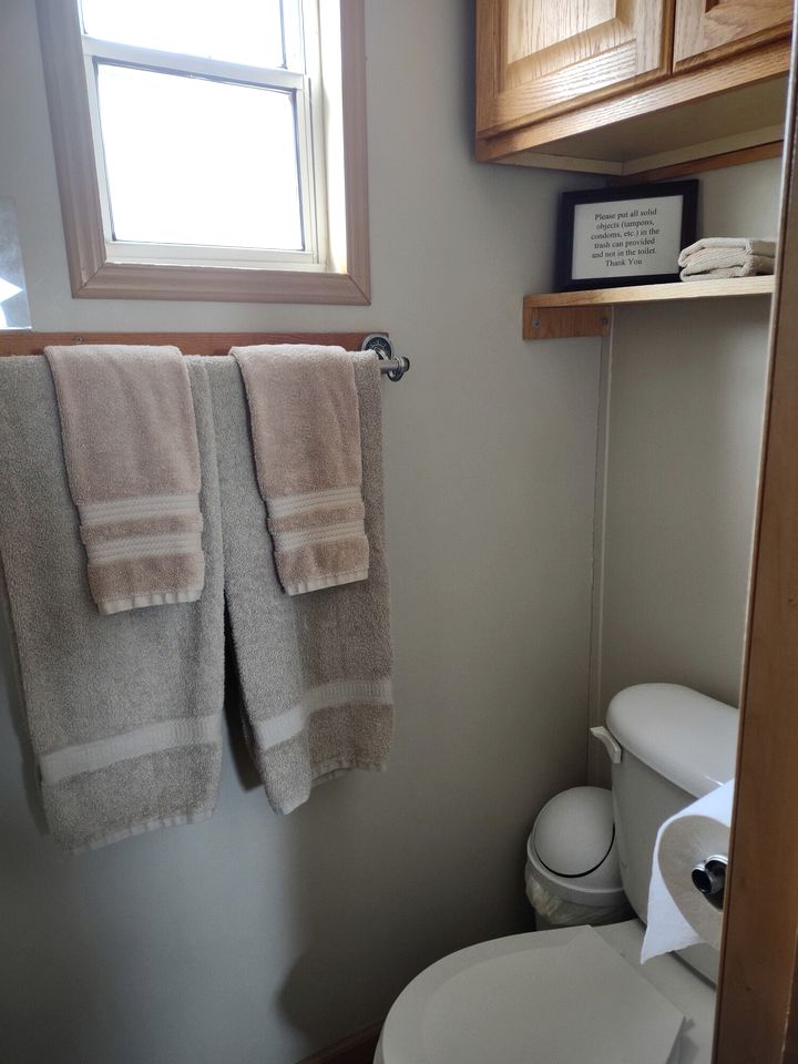 Comfy Vacation Rental with Wi-Fi and Kitchenette in Meadview, Arizona