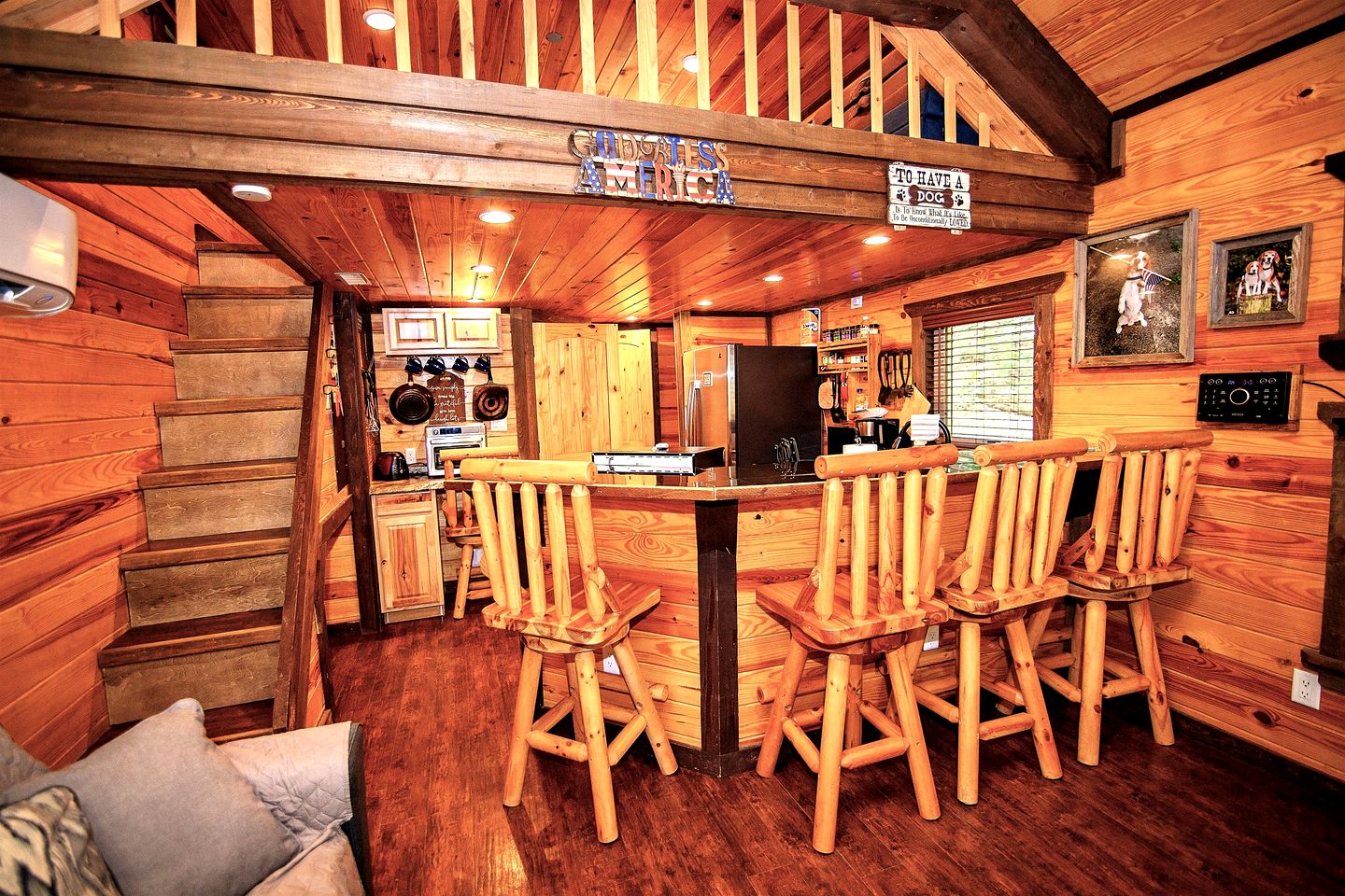 Pet Friendly Cabin with Fire Pit & BBQ Grill in Murfreesboro, Arkansas